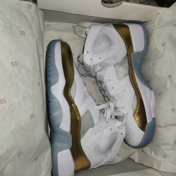 Jordan Women's Jumpman Two Trey Shoes - Picture 6 of 10